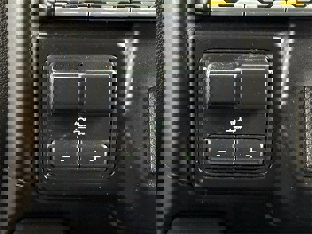 Used 2023 GMC Sierra 2500 Denali w/ Denali Black Diamond Edition image 21