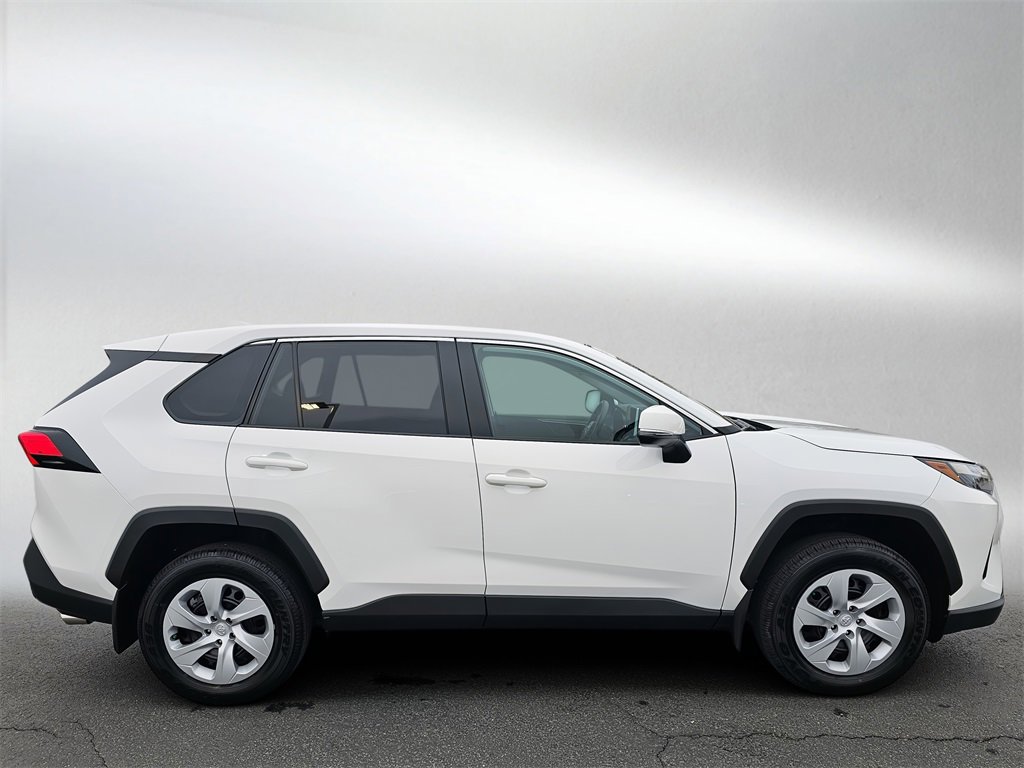 Used 2025 Toyota RAV4 LE image 18