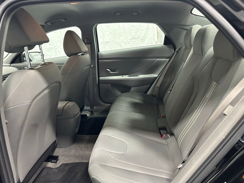 Used 2025 Hyundai Elantra Sport image 40