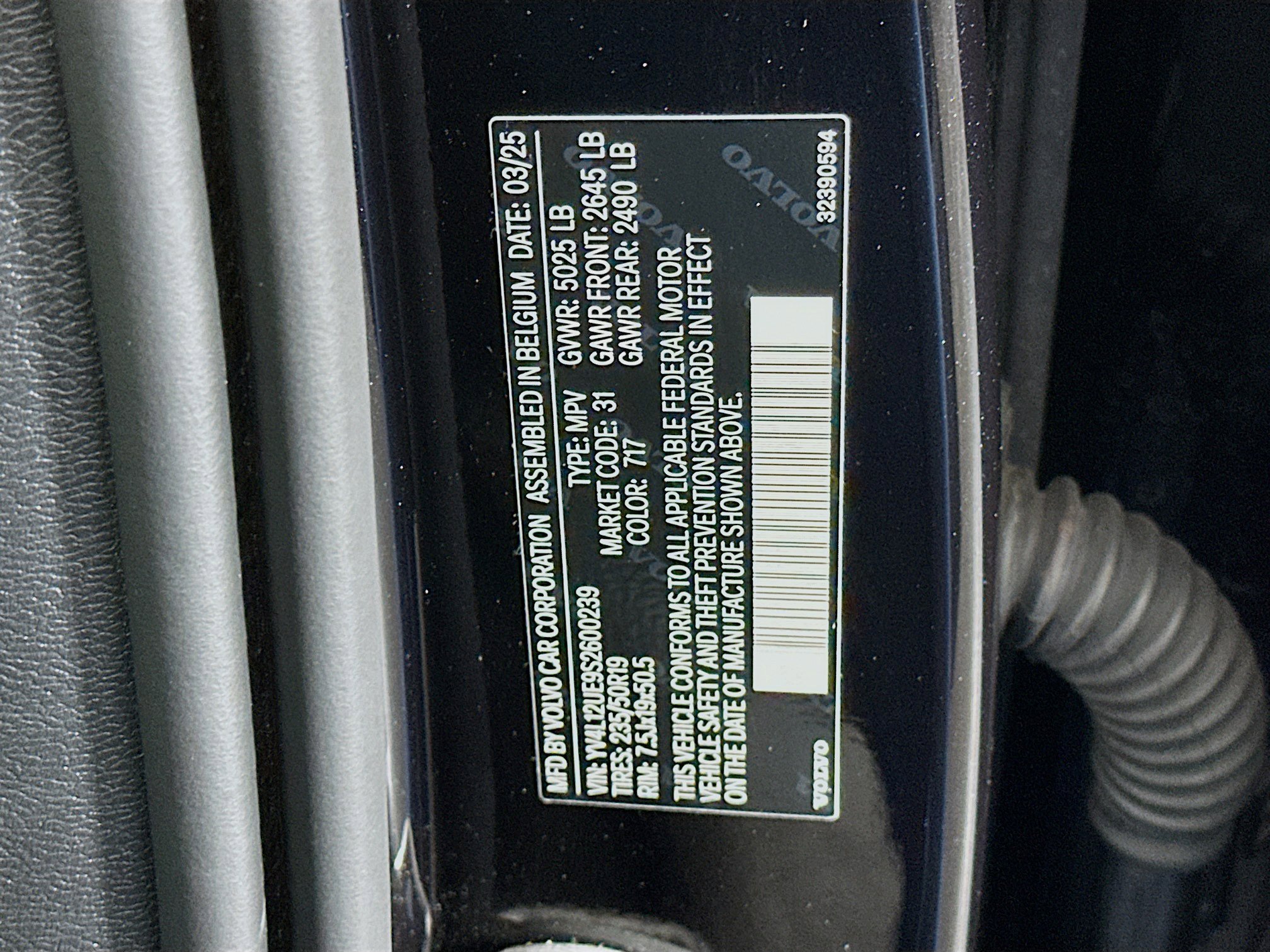 Used 2025 Volvo XC40 B5 Plus image 12