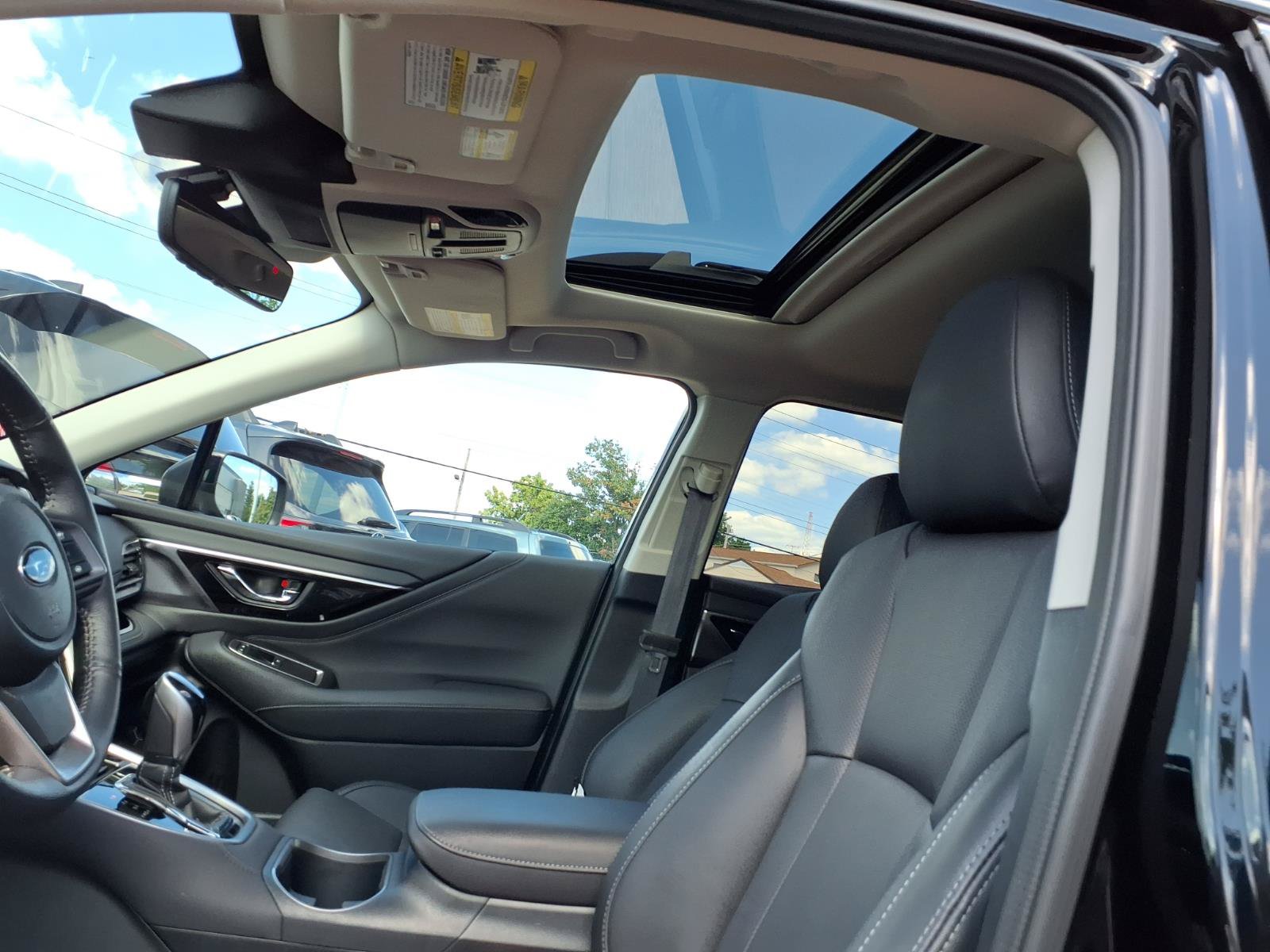 Used 2025 Subaru Outback Limited AWD/4WD image 18
