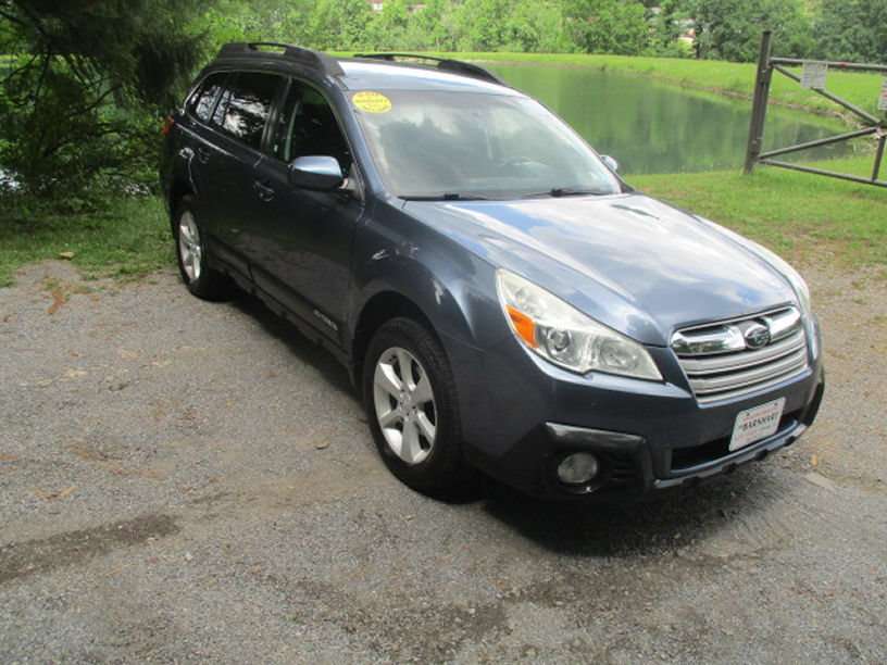 Used 2013 Subaru Outback 2.5i Premium w/ Popular Pkg 1A AWD/4WD image 2