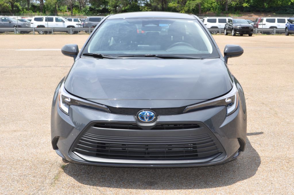 Used 2025 Toyota Corolla LE w/ LE Premium Package FWD image 6