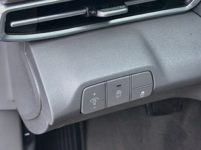 Certified 2025 Hyundai Elantra SE FWD image 11