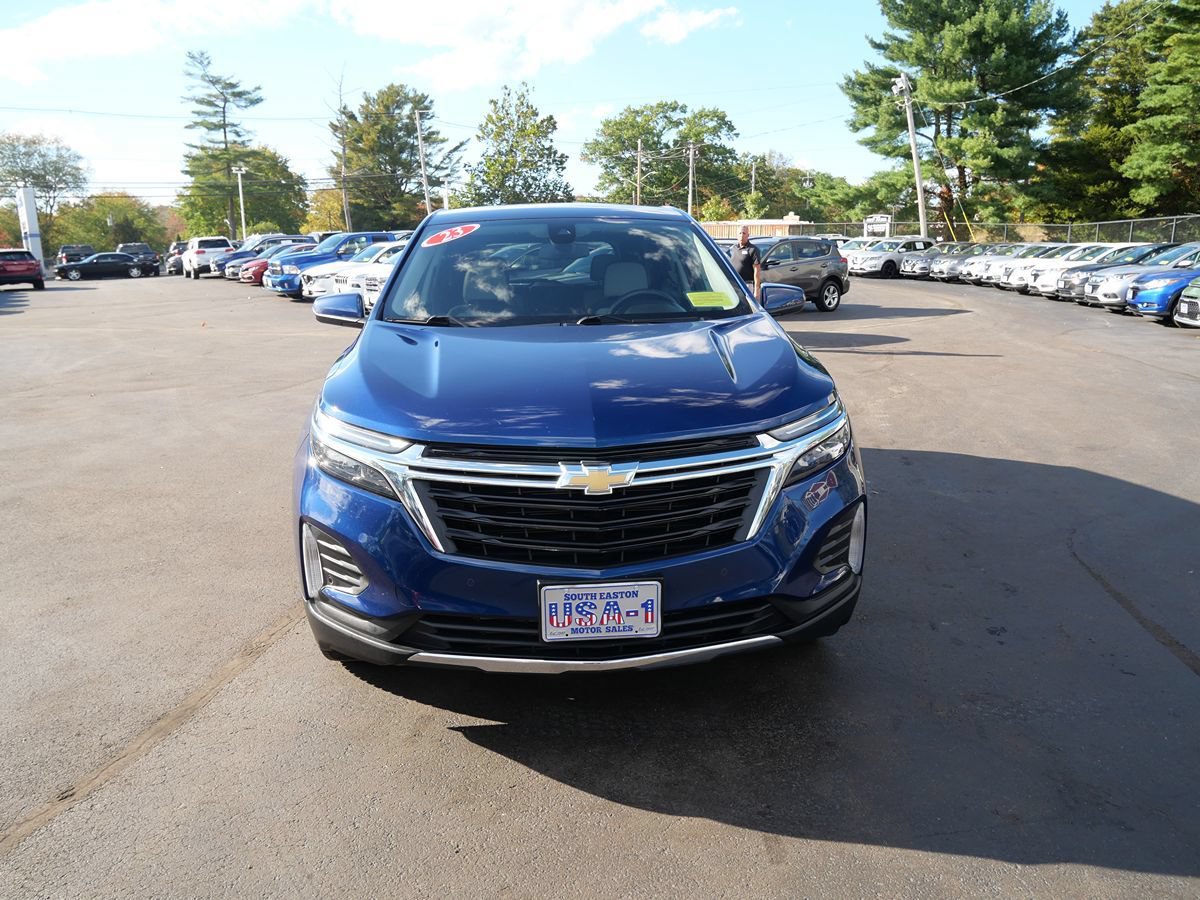 Used 2023 Chevrolet Equinox LT w/ Driver Convenience Package AWD/4WD image 3