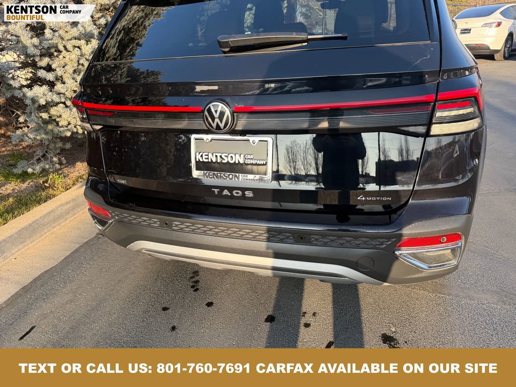 Used 2025 Volkswagen Taos SE image 34