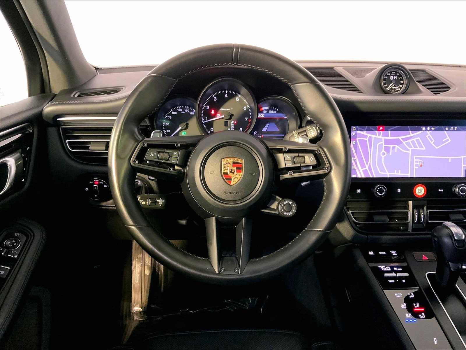 Certified 2023 Porsche Macan Turbo image 15