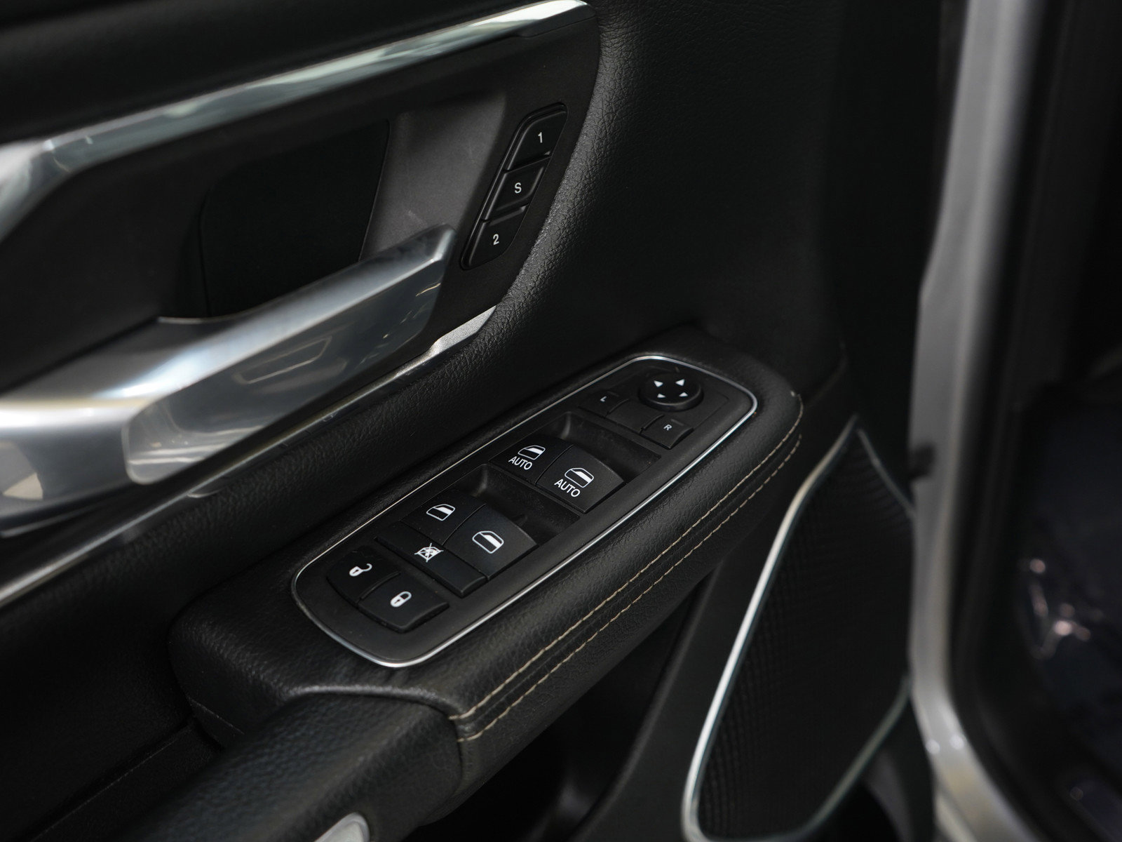 Used 2019 RAM 1500 Laramie w/ Trailer Tow Group image 21