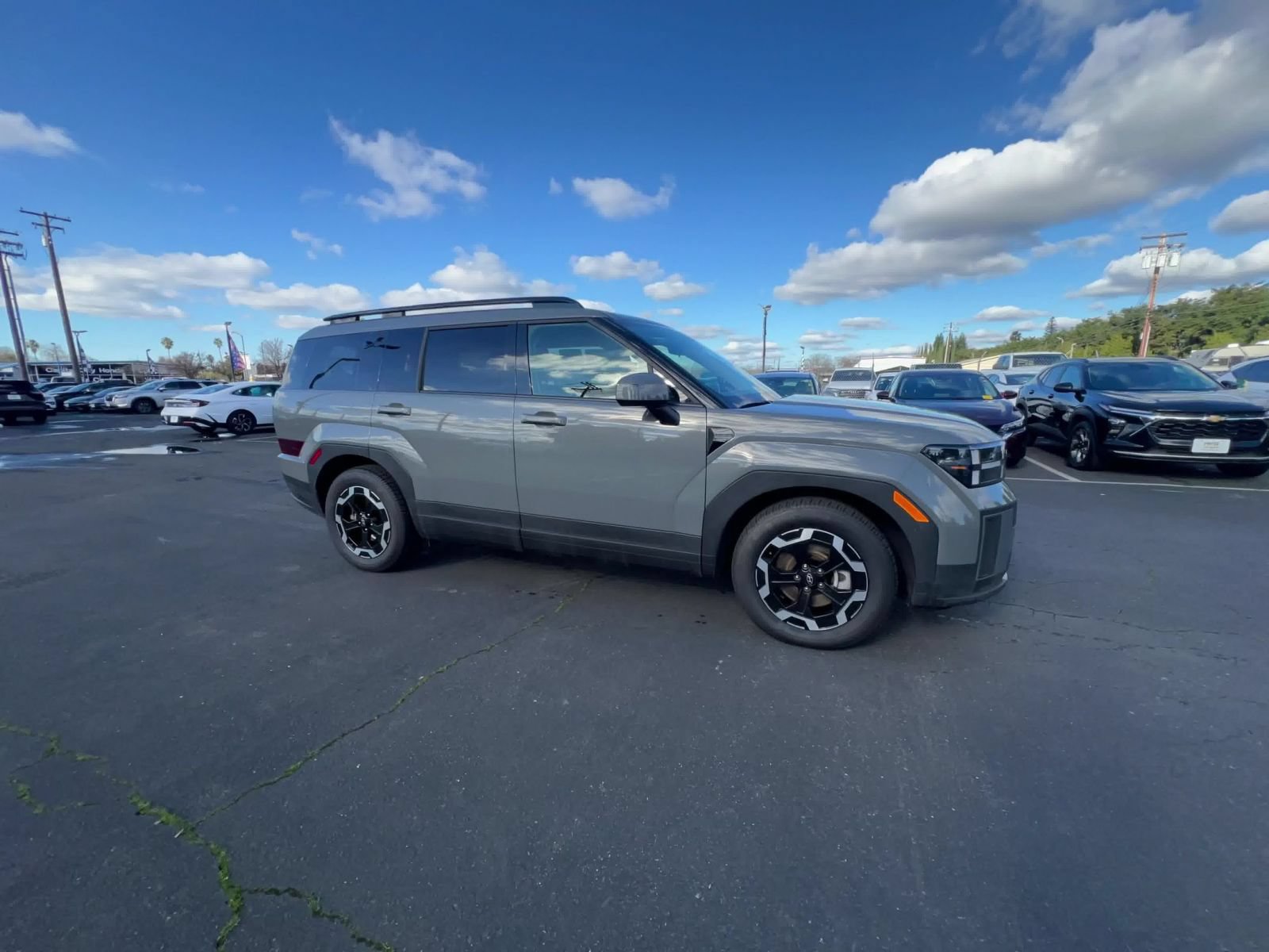 Used 2025 Hyundai Santa Fe SEL AWD/4WD image 2
