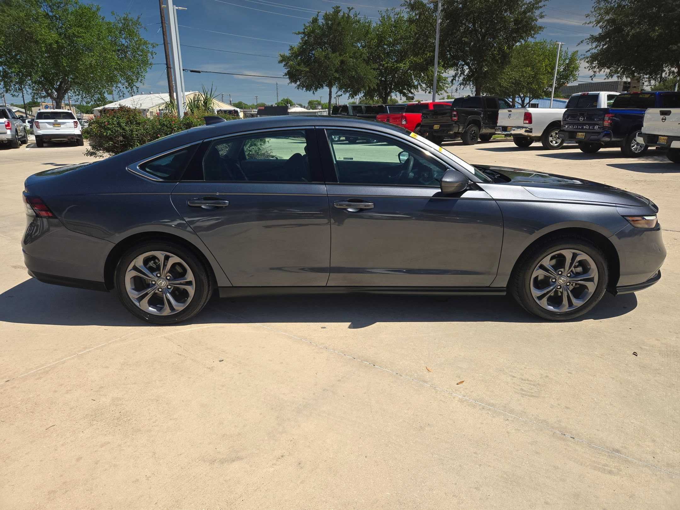 Used 2024 Honda Accord EX image 2
