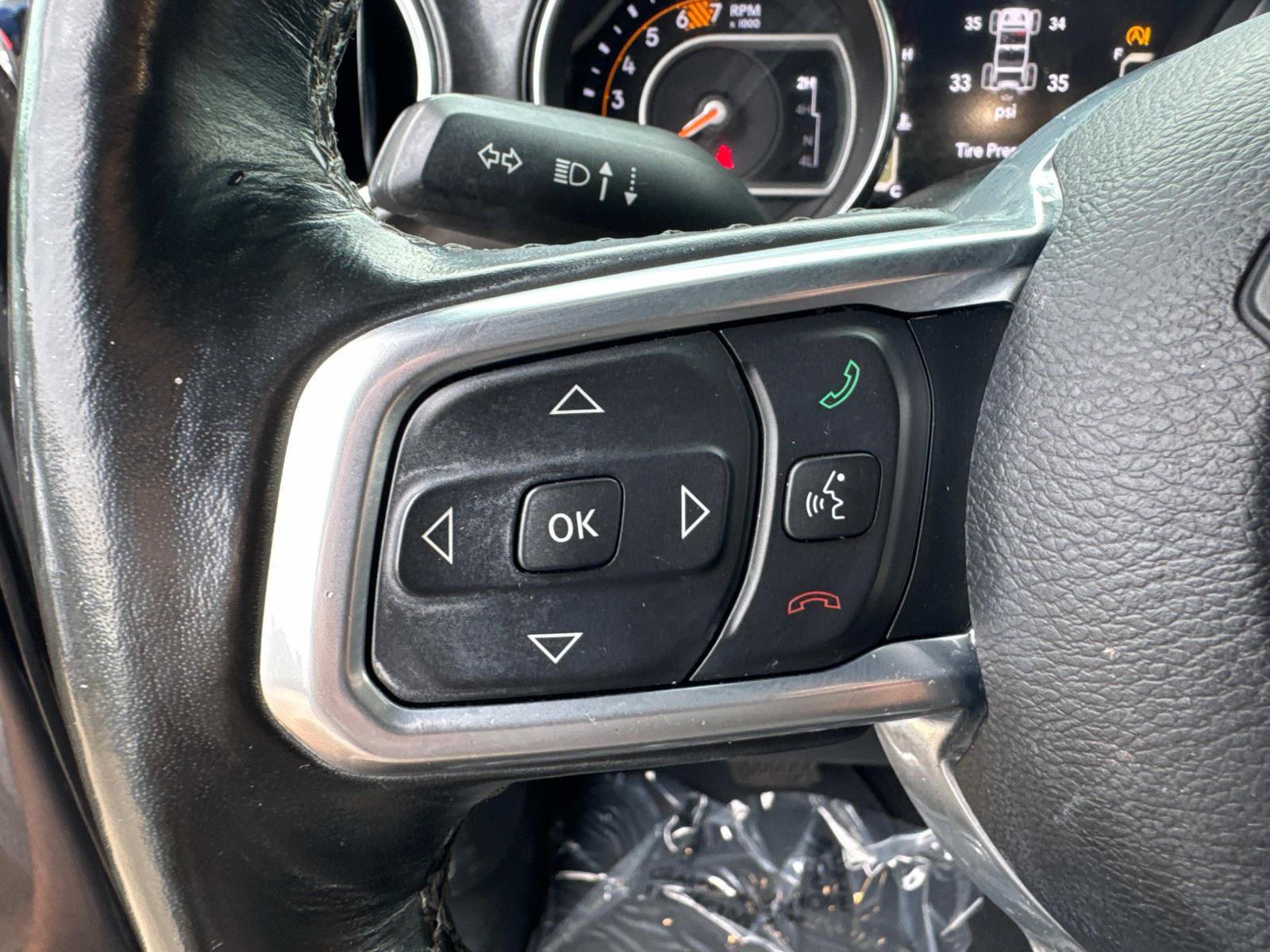 Used 2022 Jeep Wrangler Unlimited Sahara AWD/4WD image 32