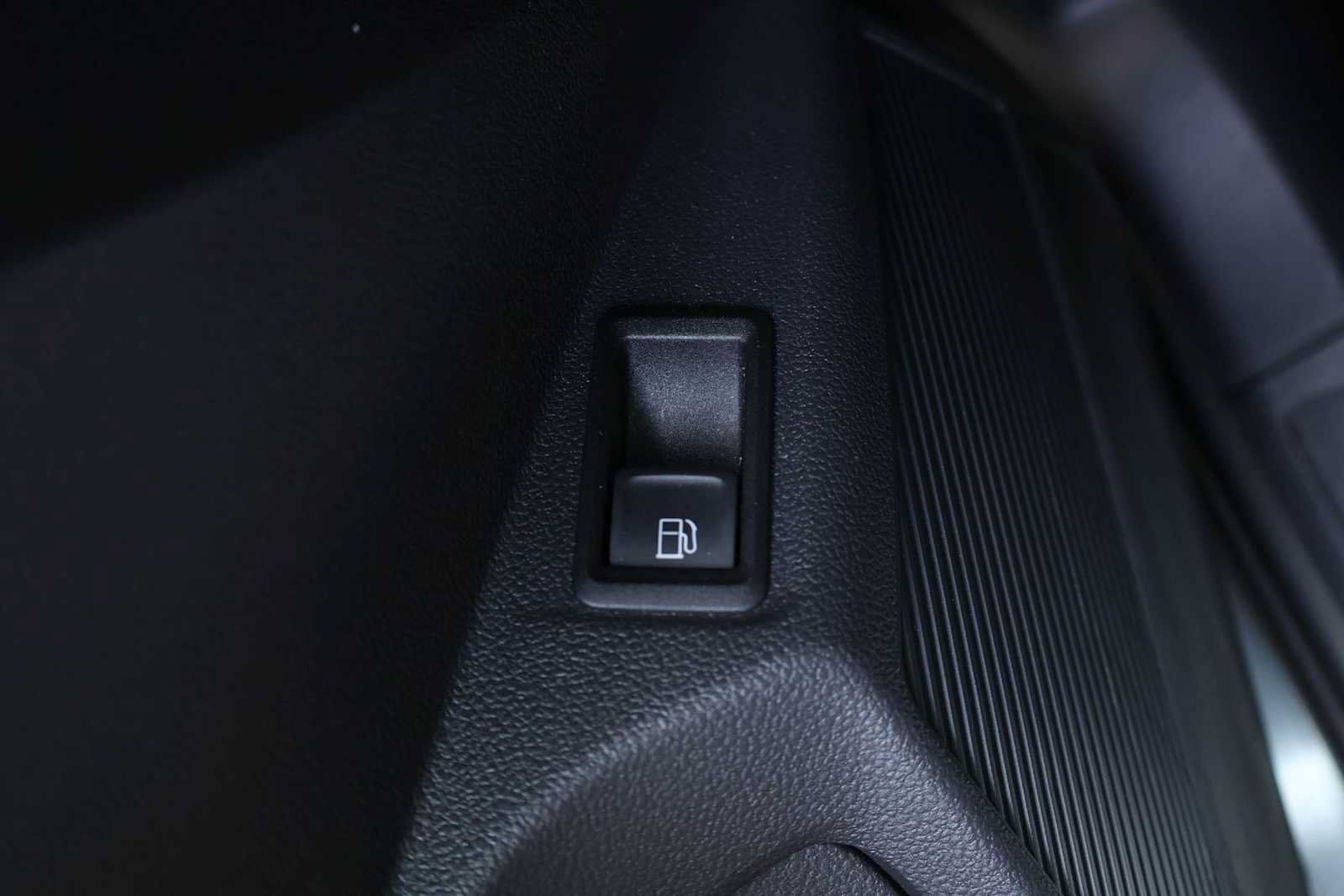 Used 2022 Volkswagen Taos SE FWD image 28