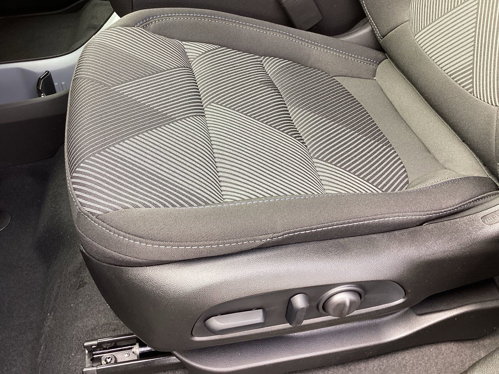 New 2027 Chevrolet Bolt LT w/ Comfort Package image 12