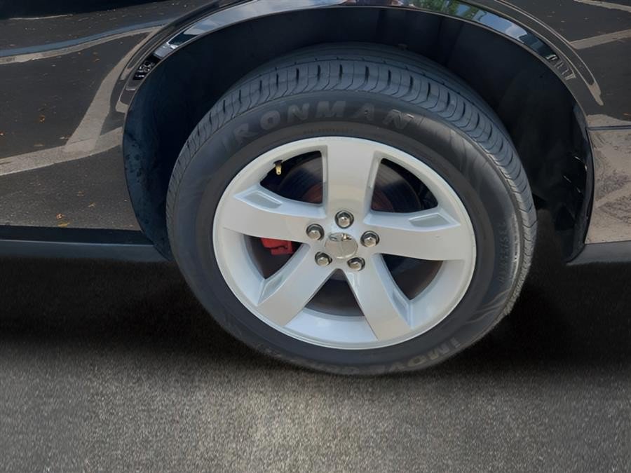 Used 2019 Dodge Challenger SXT AWD/4WD image 30