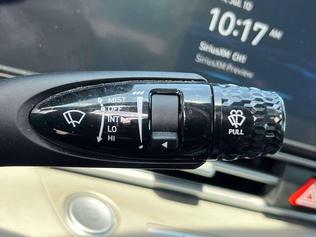 Certified 2025 Hyundai Elantra SEL FWD image 23