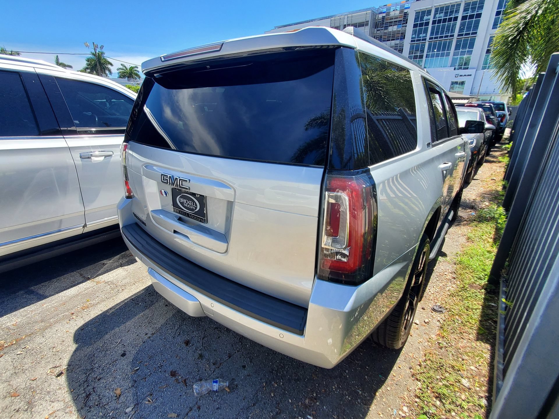 Used 2018 GMC Yukon SLT AWD/4WD image 3