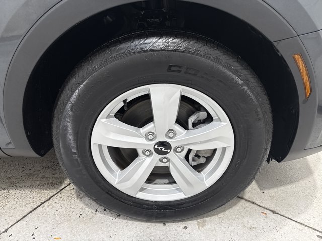 Certified 2024 Kia Sorento LX FWD image 31