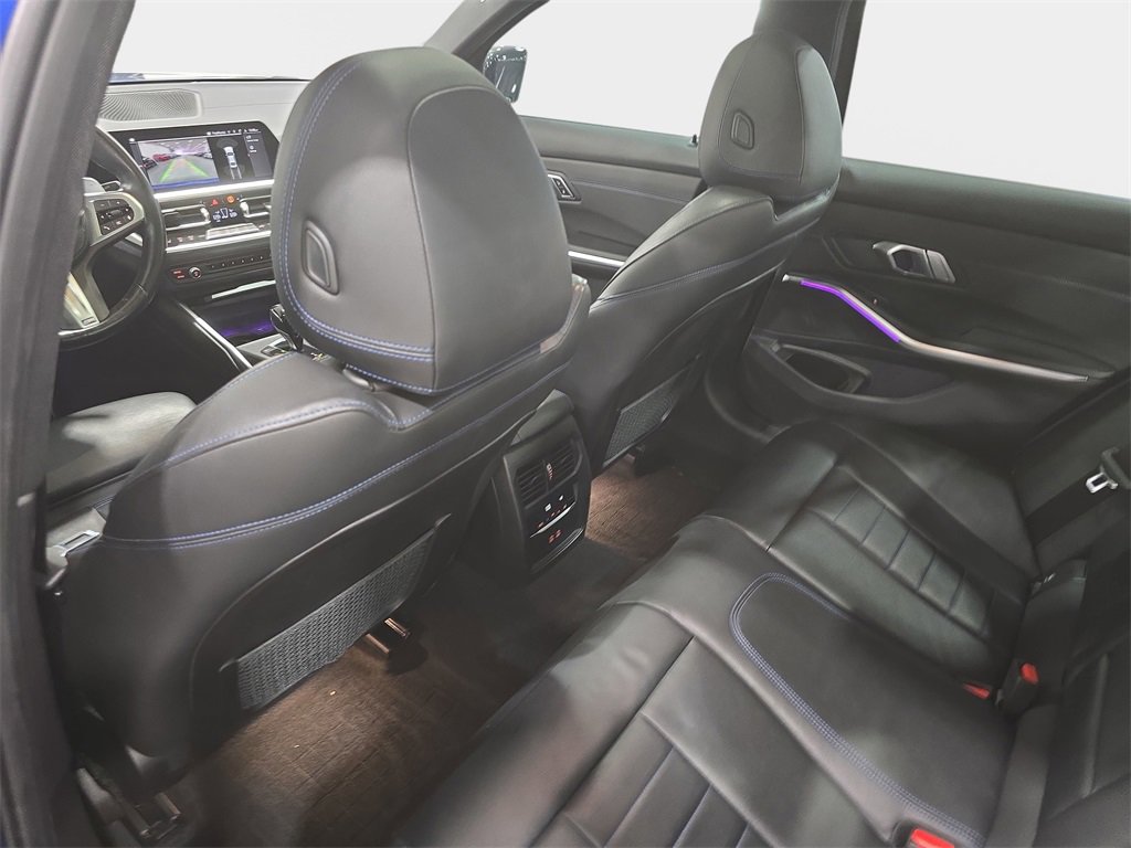 Used 2022 BMW 330i Sedan w/ M Sport Package image 11