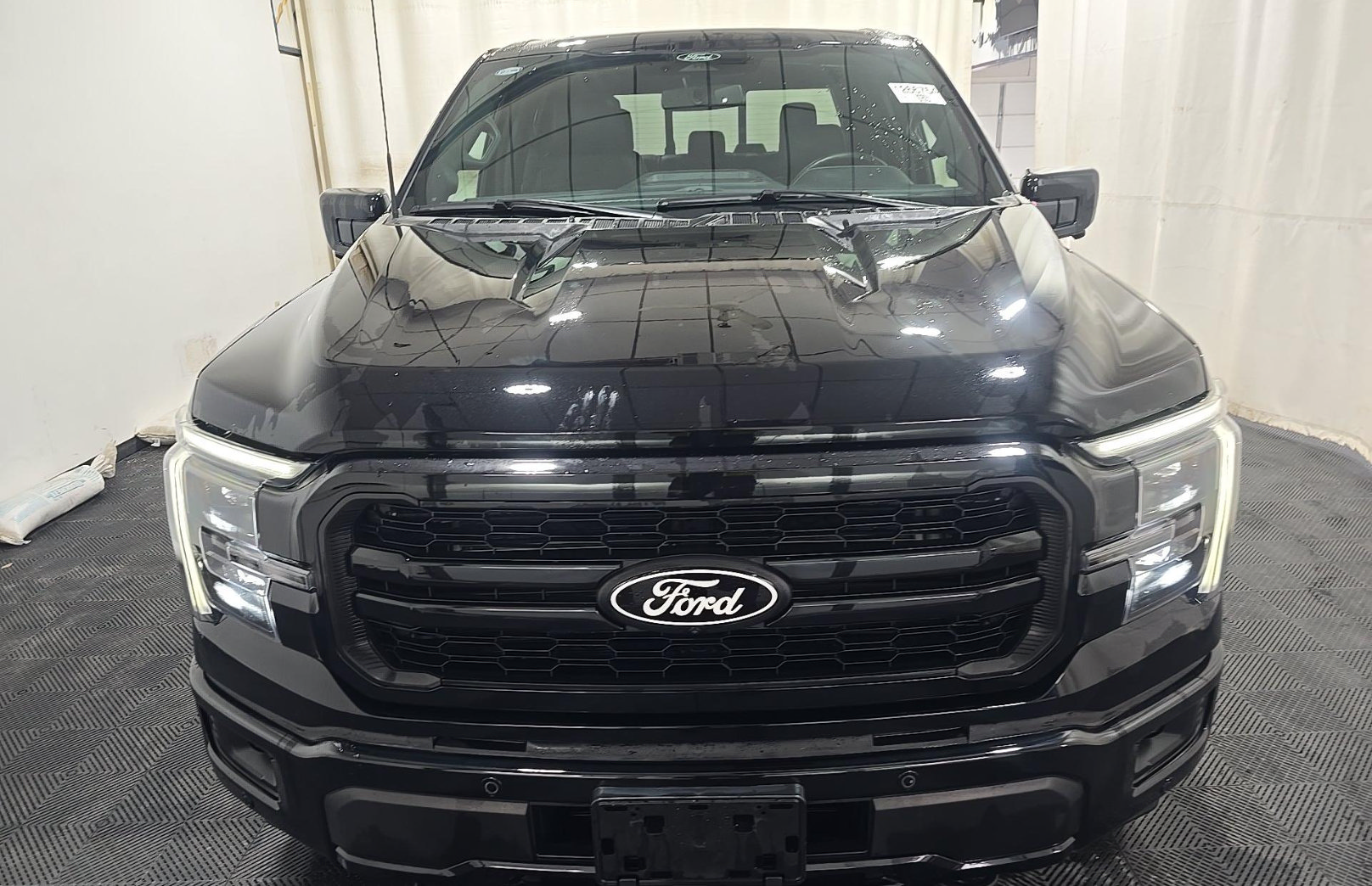 Used 2025 Ford F150 Lariat AWD/4WD image 2