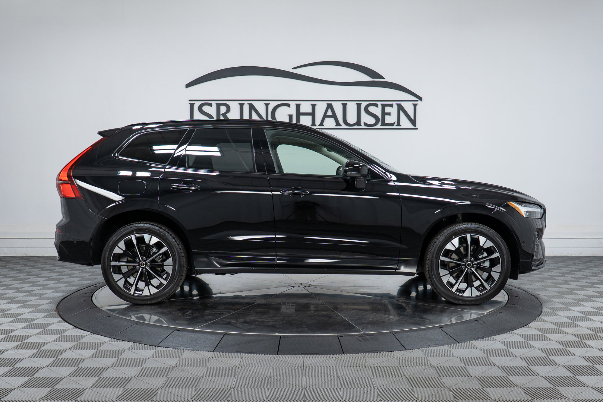 New 2026 Volvo XC60 B5 Plus w/ Protection Package Premier image 4