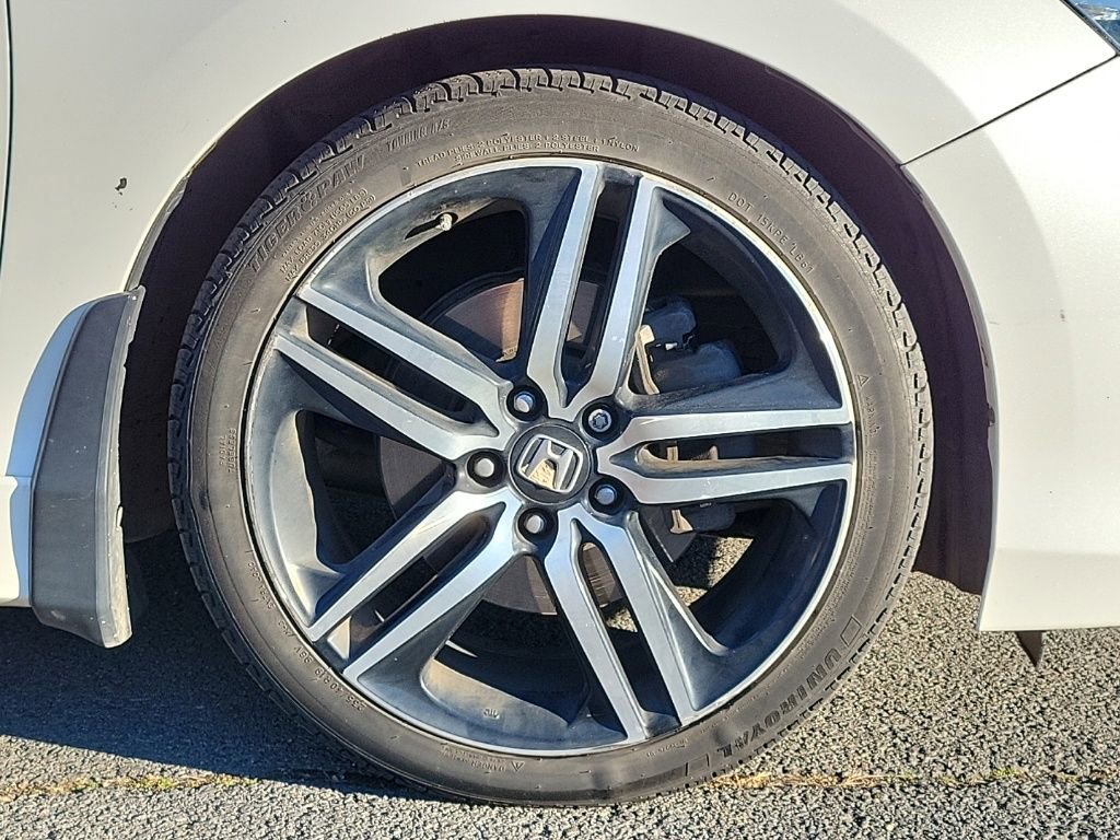 Used 2017 Honda Accord Touring image 7