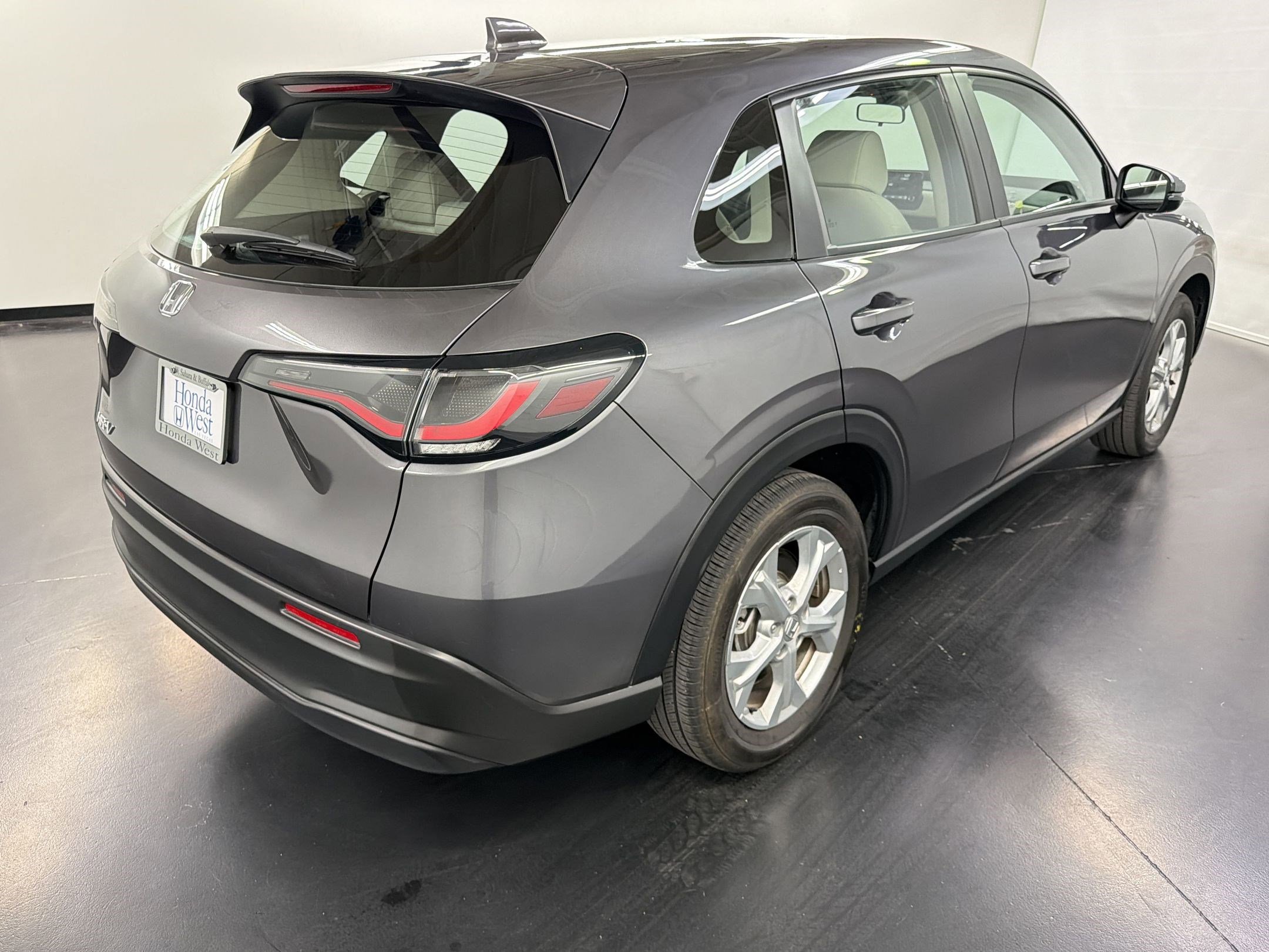 Certified 2024 Honda HR-V LX image 9