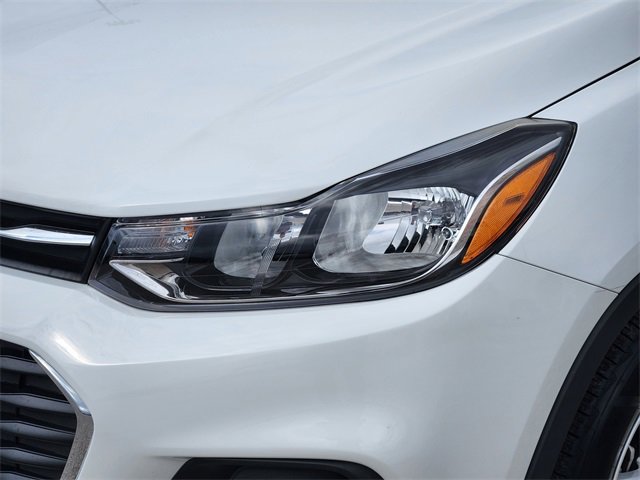 Used 2022 Chevrolet Trax LS w/ Tint and Cruise Package image 9