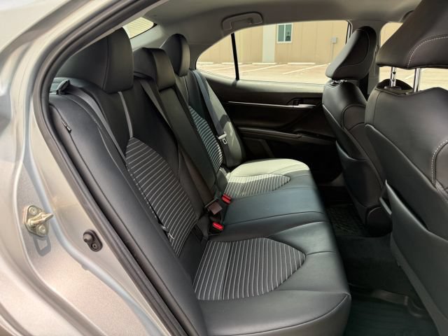Used 2020 Toyota Camry SE FWD image 19