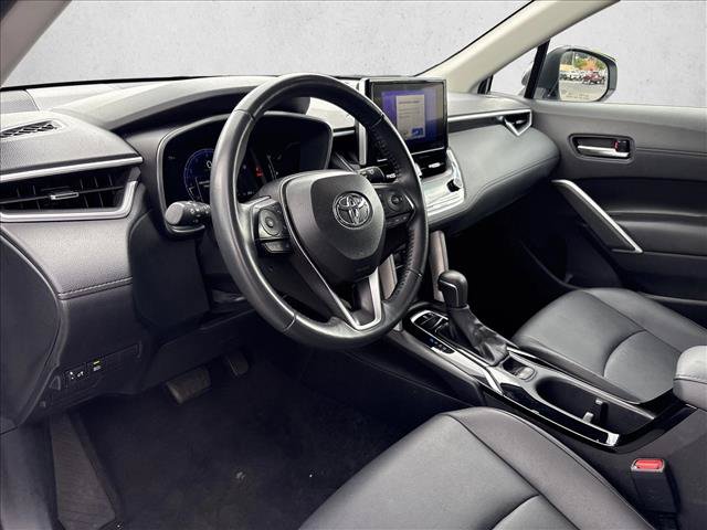 Certified 2025 Toyota Corolla Cross XLE FWD image 9