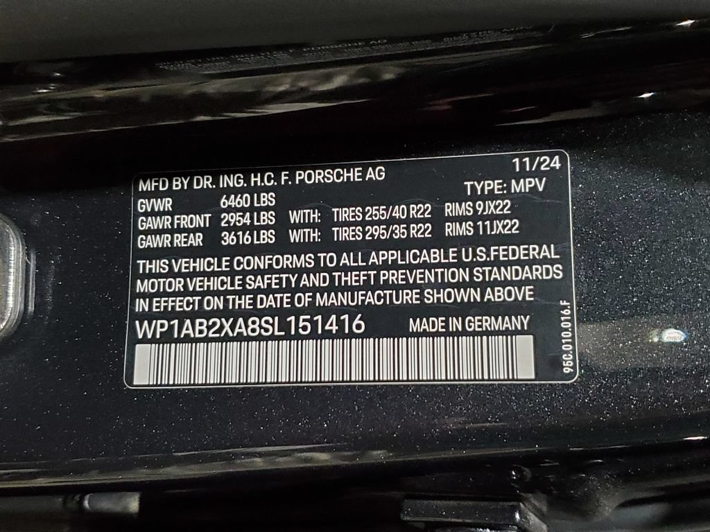 Used 2025 Porsche Macan 4S Electric AWD/4WD image 43