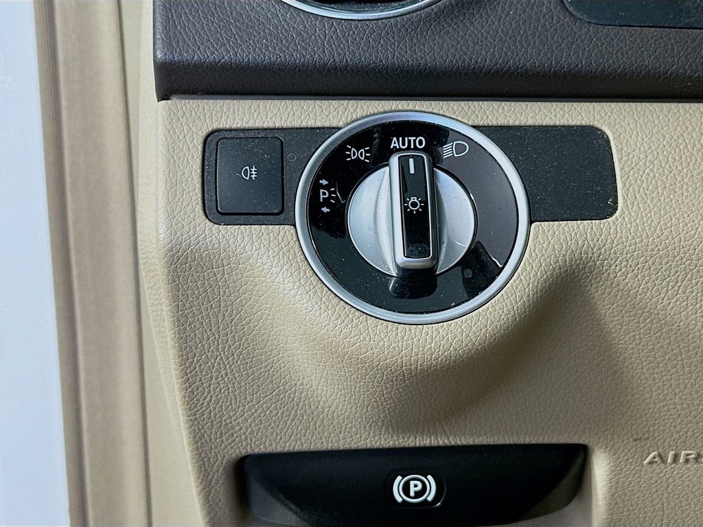 Used 2013 Mercedes-Benz C 300 4MATIC Sedan image 10