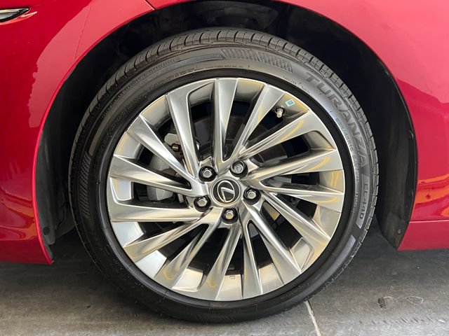 Used 2021 Lexus ES 300h w/ Accessory Package FWD image 11
