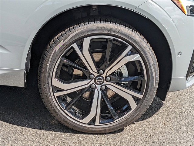 New 2025 Volvo XC60 B5 Ultra w/ Protection Package Premier image 12