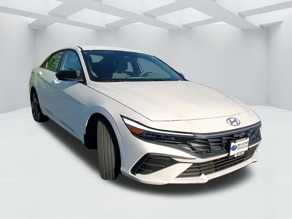 New 2025 Hyundai Elantra Sport image 3