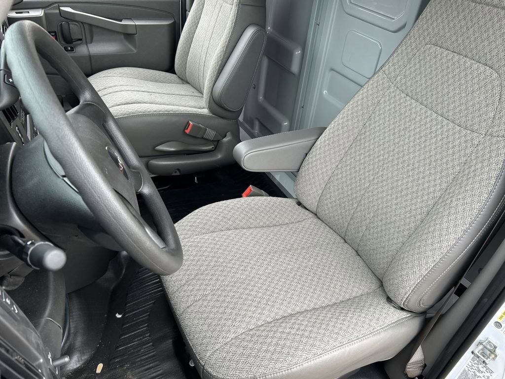 New 2025 GMC Savana 3500 w/ Power Convenience Package image 18