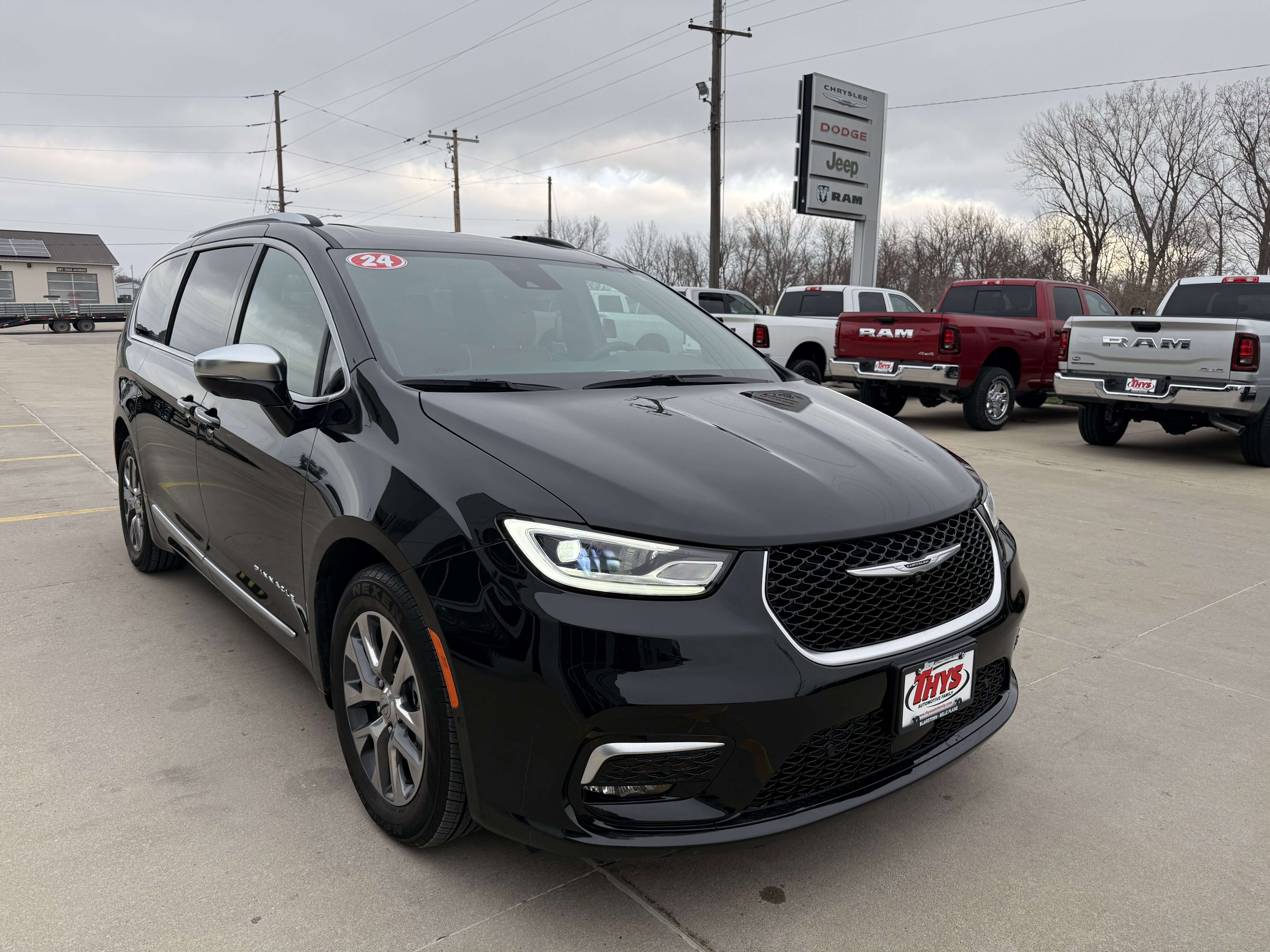 Used 2024 Chrysler Pacifica Pinnacle image 40