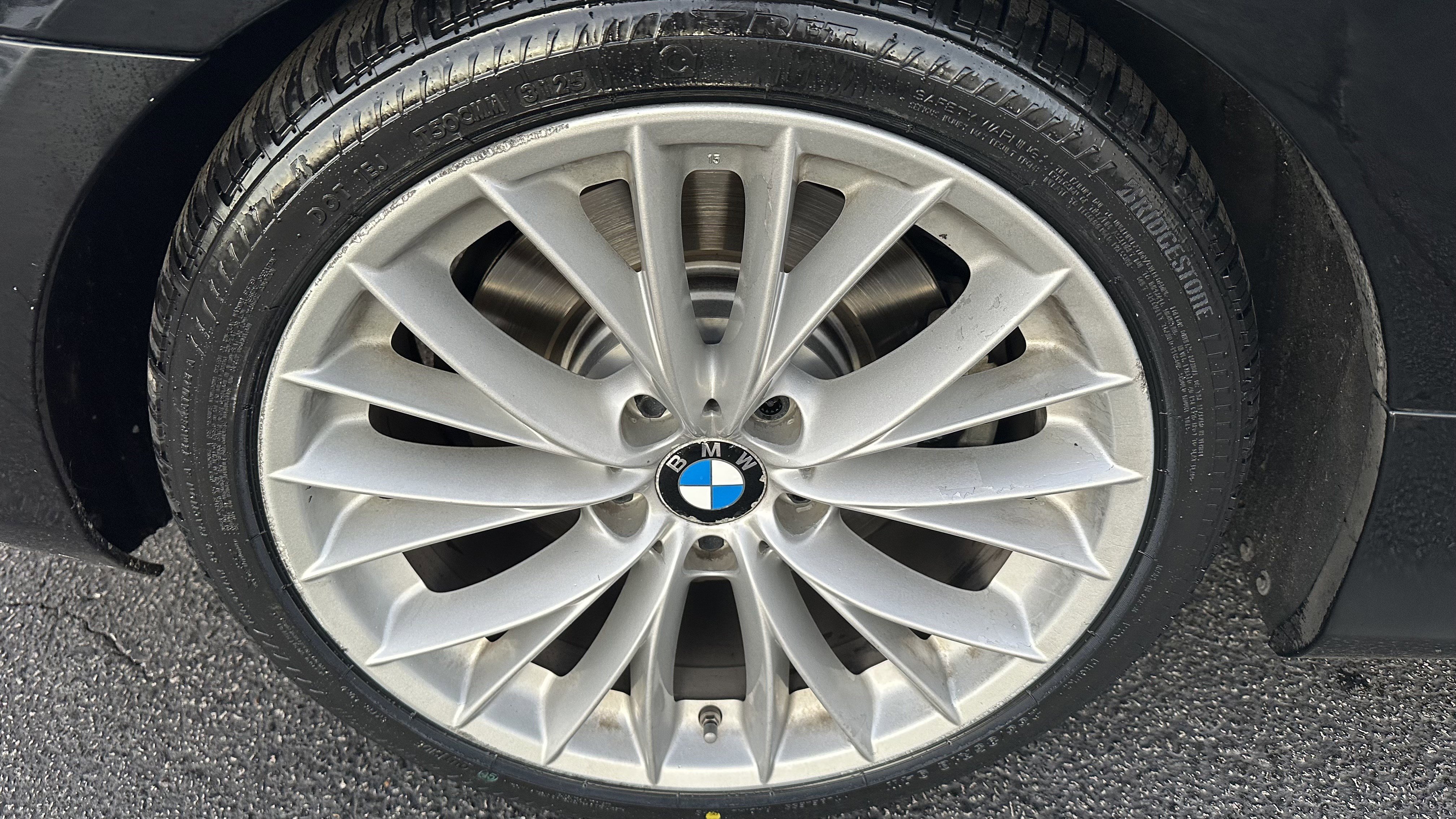 Used 2011 BMW 335i Convertible image 14