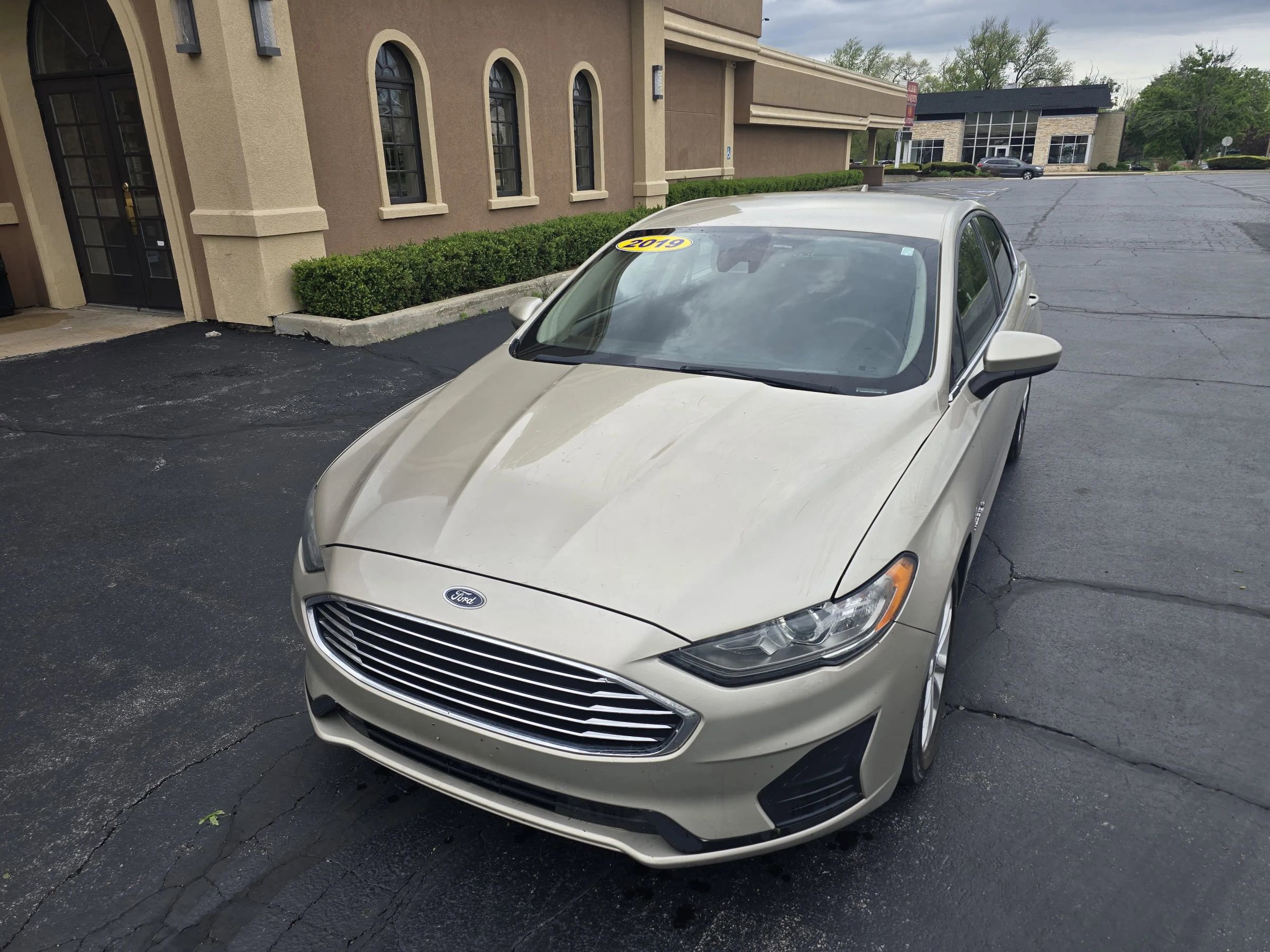 Used 2019 Ford Fusion SE FWD image 9