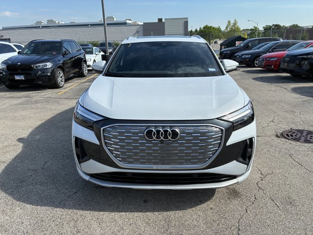 Used 2023 Audi Q4 e-tron Premium Plus w/ Premium Plus AWD/4WD image 2