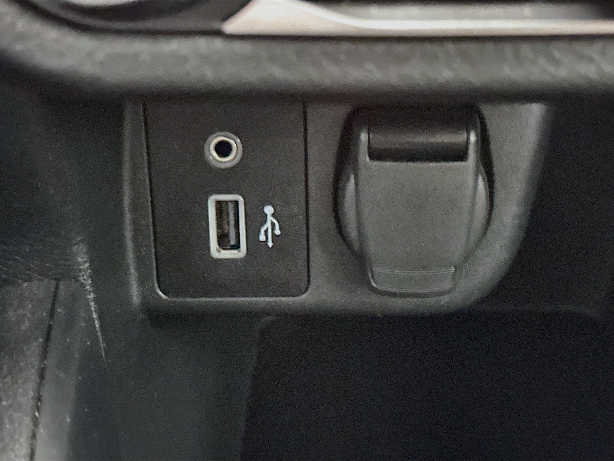 Used 2021 Nissan Versa SV FWD image 26
