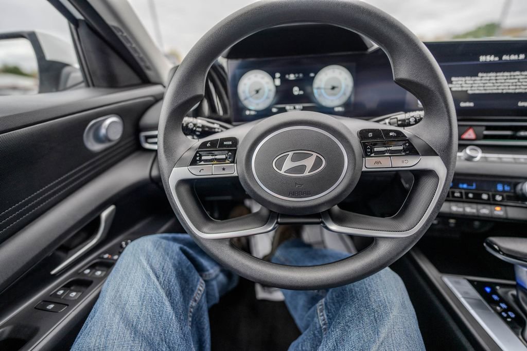 Certified 2024 Hyundai Elantra SEL image 20