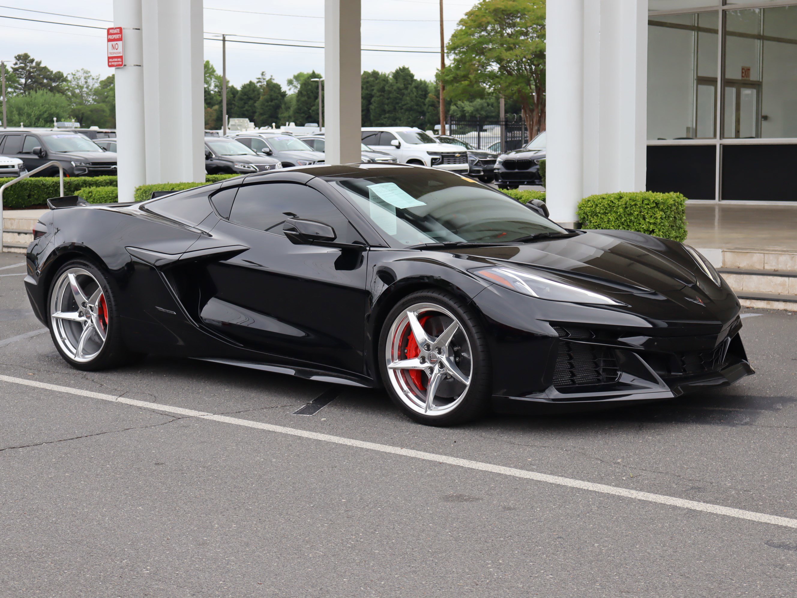 Used 2025 Chevrolet Corvette E-Ray w/ Stealth Interior Trim Package AWD/4WD image 2