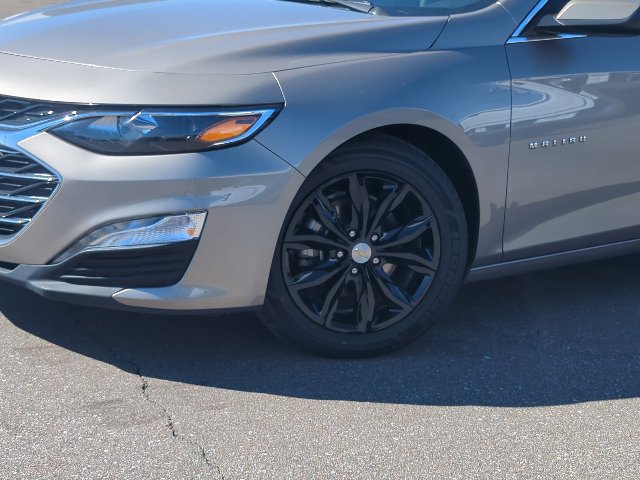 Used 2024 Chevrolet Malibu LT FWD image 2