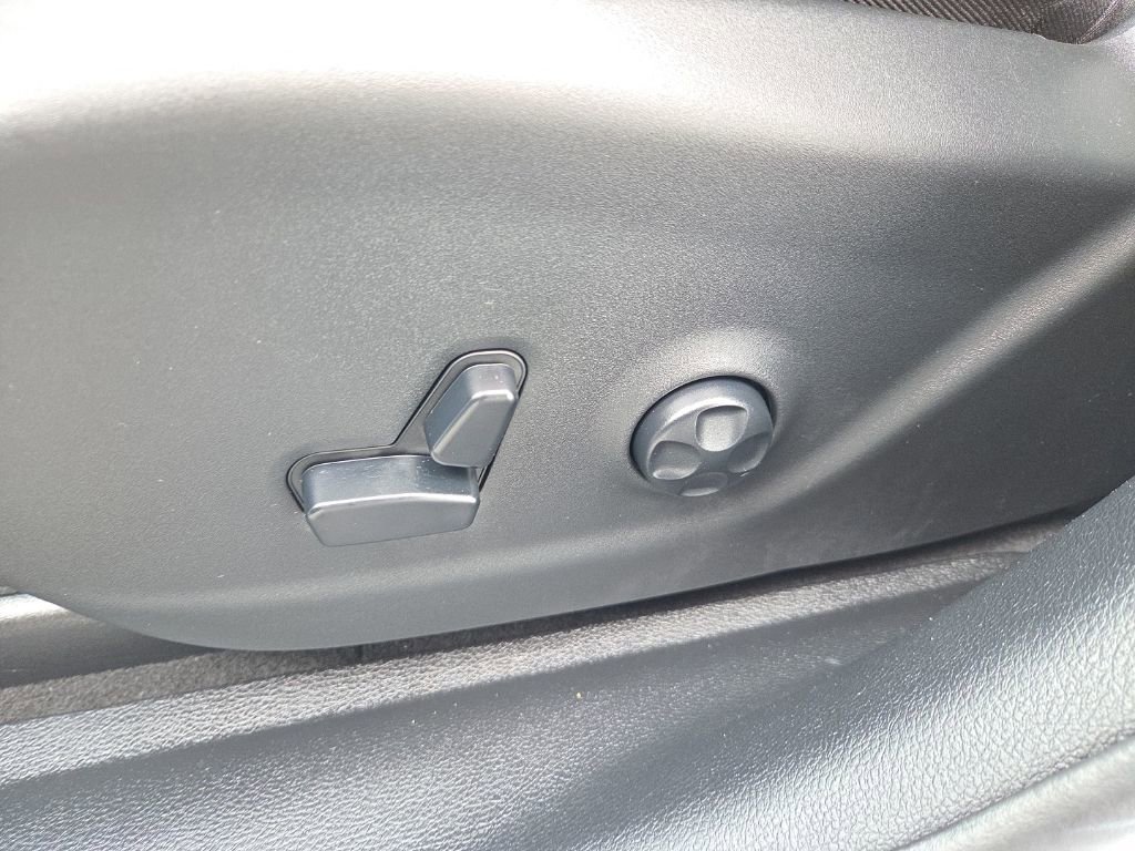 Used 2020 Jeep Cherokee Trailhawk w/ Technology Group image 23