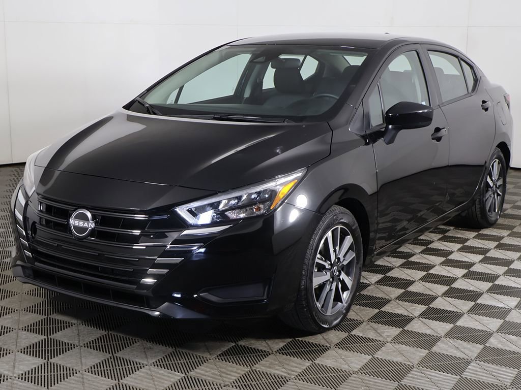 Used 2025 Nissan Versa SV image 5