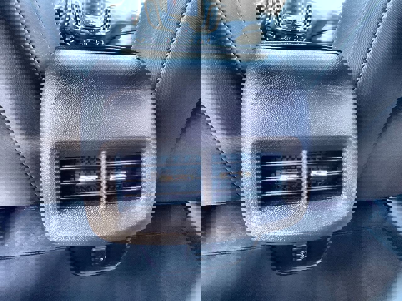 Used 2024 Chevrolet Equinox LT image 21