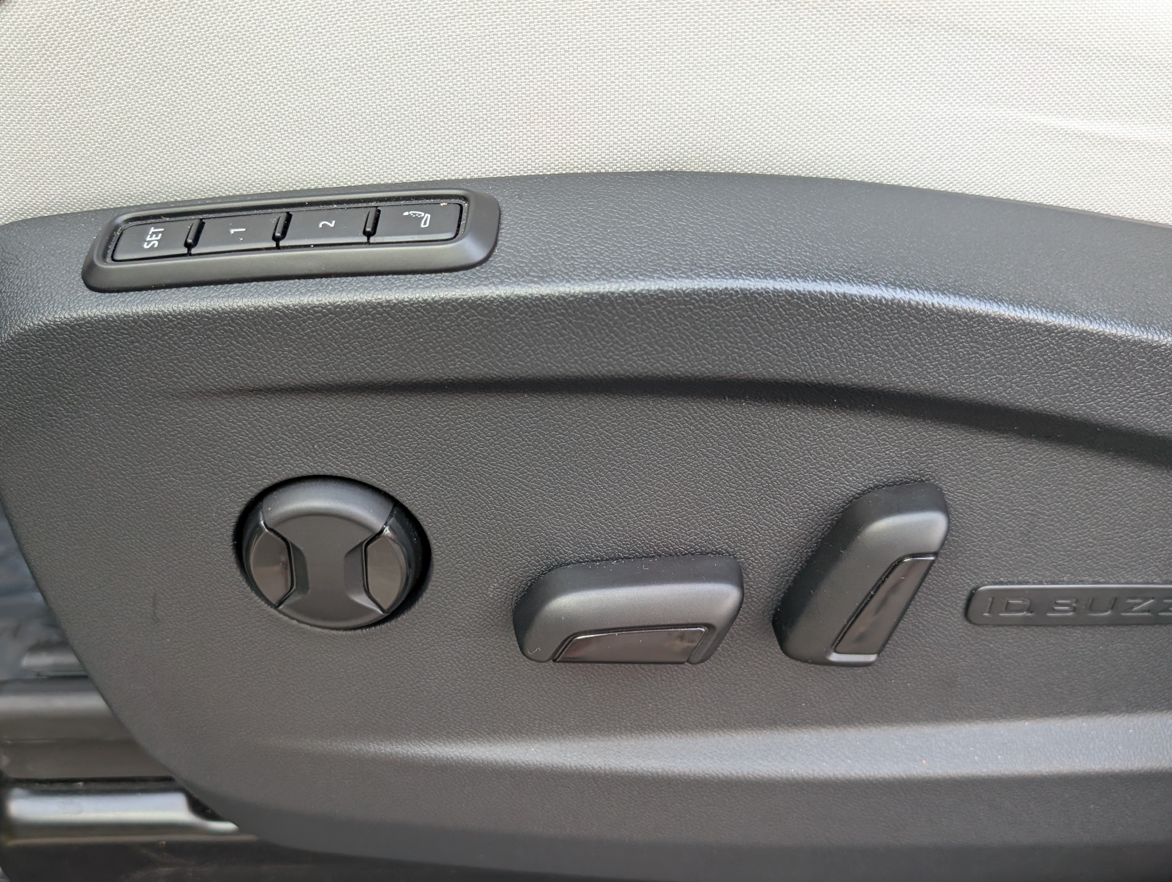 Used 2025 Volkswagen ID. Buzz 1st Edition w/ Cupholders Package AWD/4WD image 24