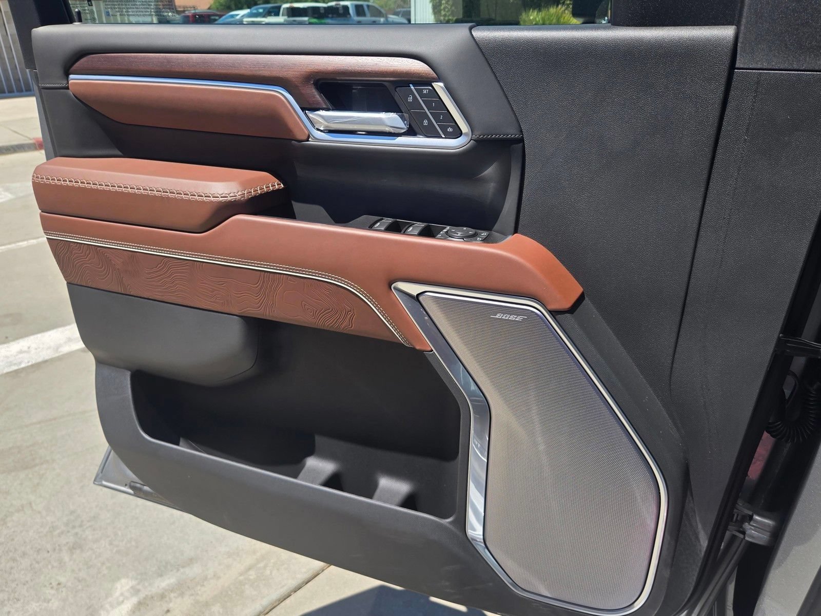 New 2026 GMC Sierra 2500 Denali Ultimate w/ LPO, Black Badging Package AWD/4WD image 16