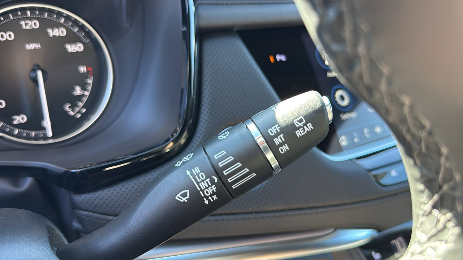 New 2025 Cadillac XT5 Luxury image 18