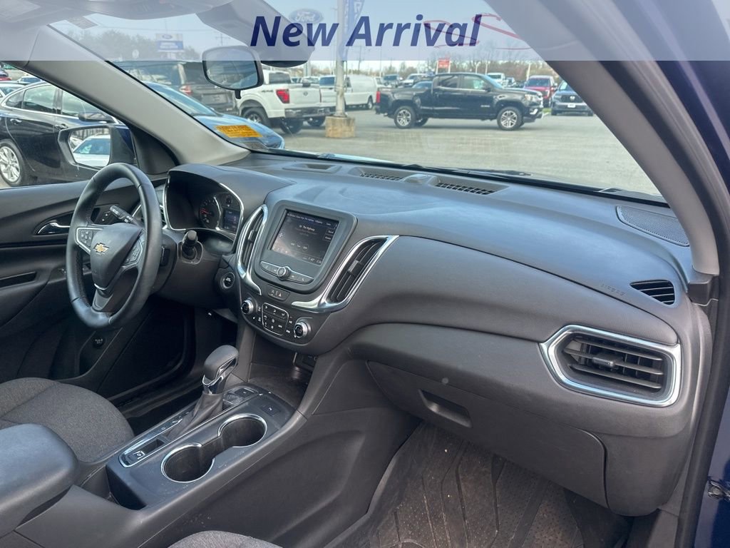Used 2023 Chevrolet Equinox LT image 3